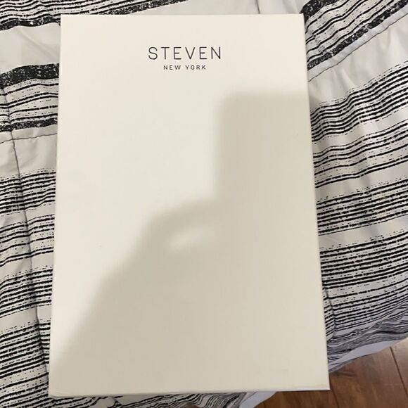 Steve Madden Rae Leather Camo Sneakers                       - Picture 5 of 5